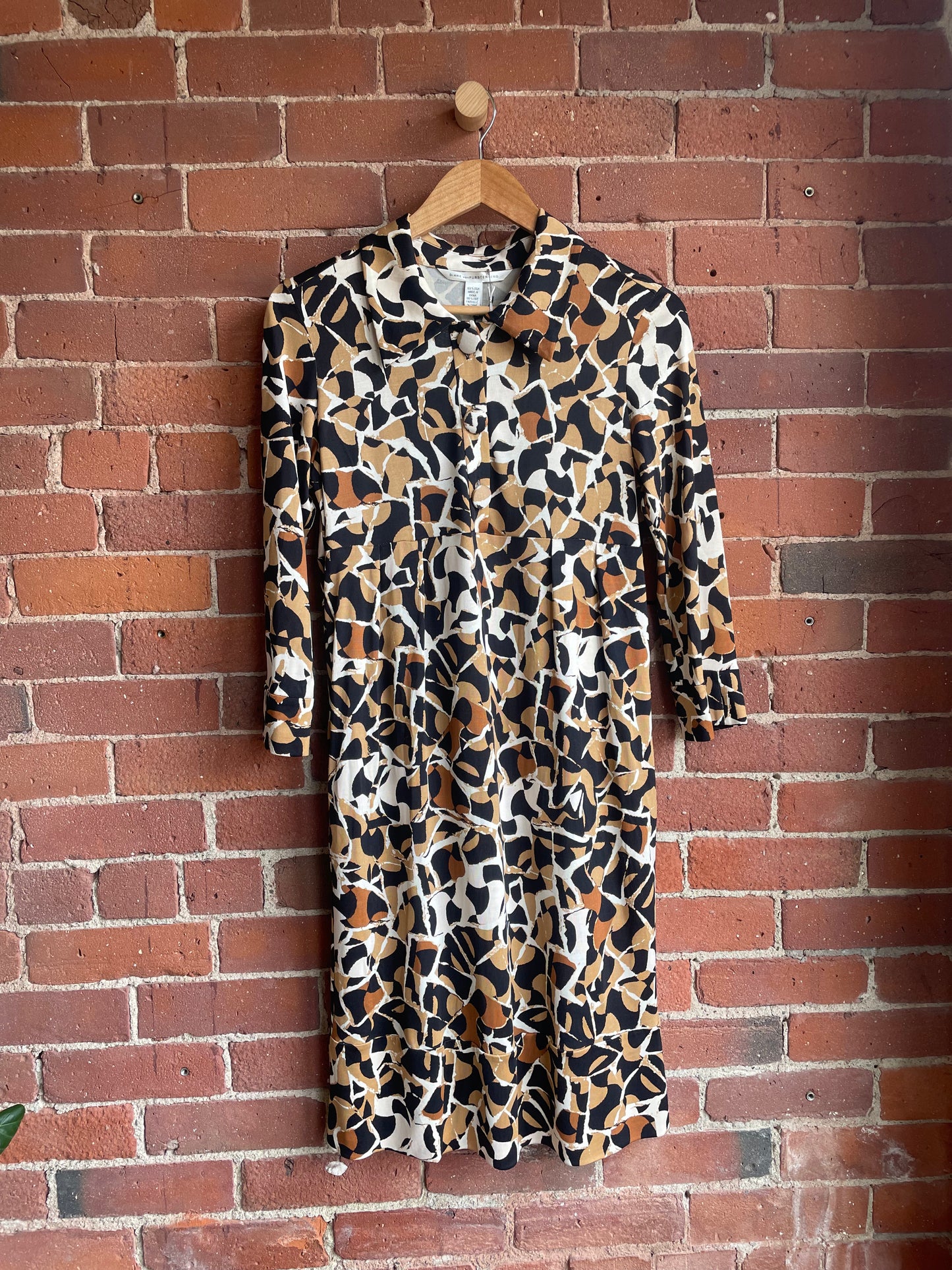 Diane Von Furstenberg 100% Silk Dress SS1