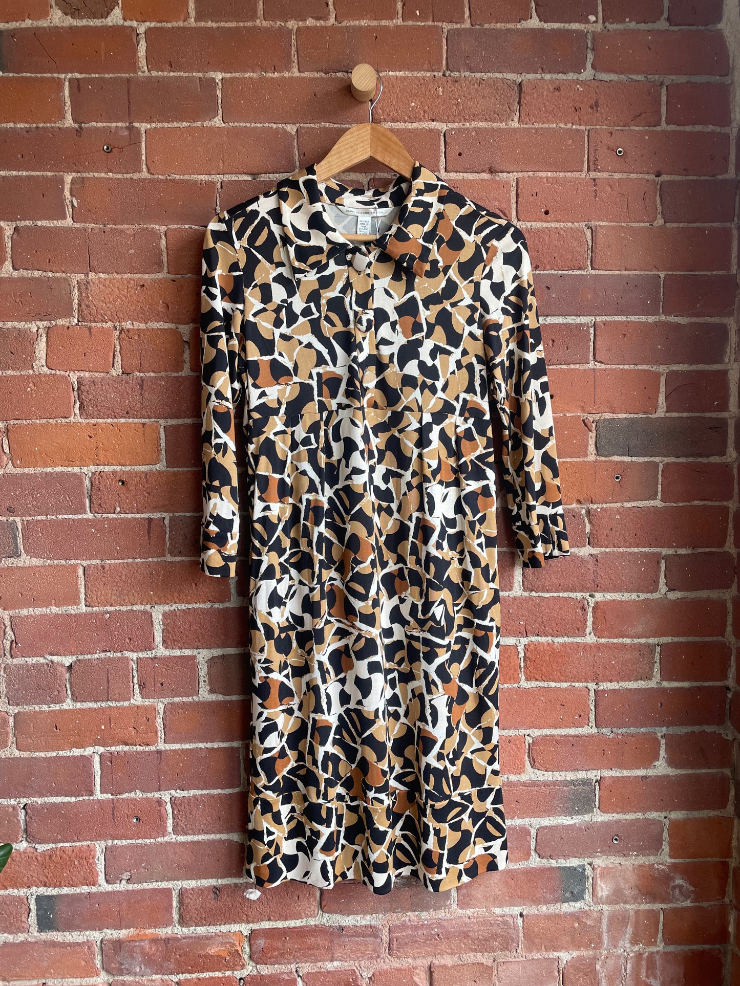 Diane Von Furstenberg 100% Silk Dress SS1